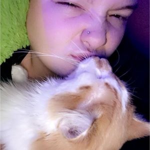 Meet your Posher, Kayla